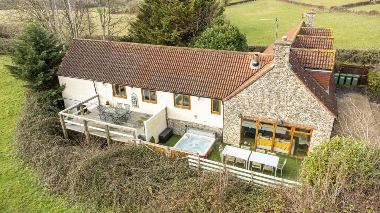 브리스틀 The West Barn Near Bath, Sleeps 24 And 2 Hot Tubs 빌라 외부 사진