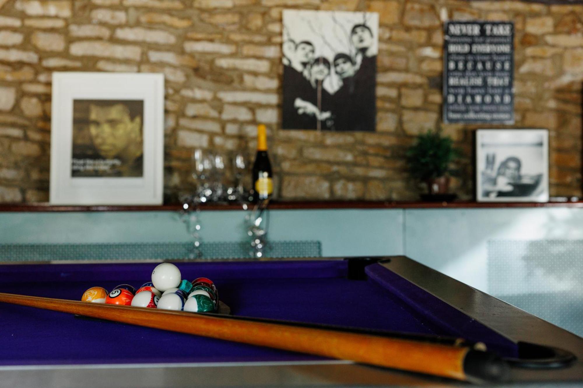 브리스틀 The West Barn Near Bath, Sleeps 24 And 2 Hot Tubs 빌라 외부 사진