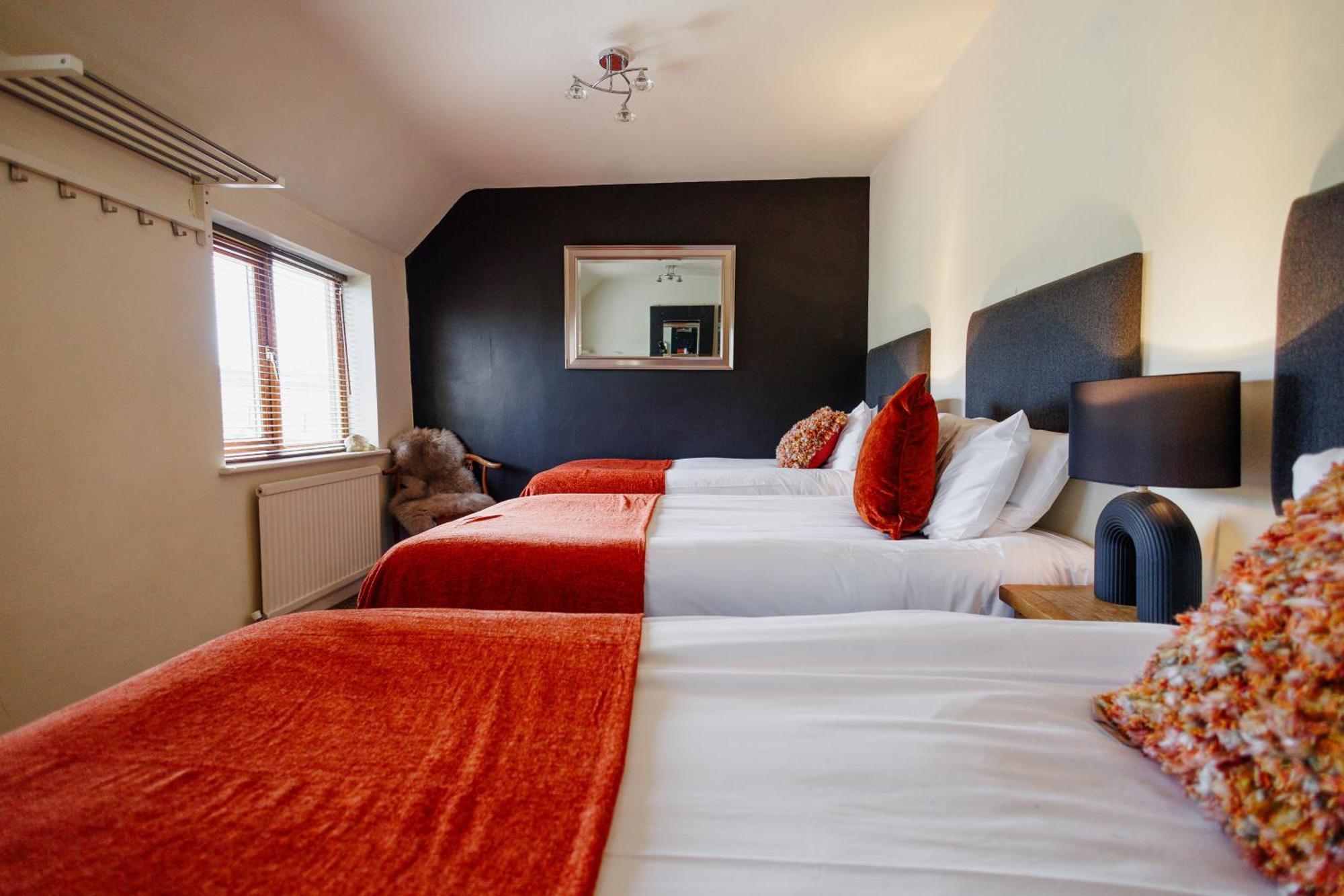 브리스틀 The West Barn Near Bath, Sleeps 24 And 2 Hot Tubs 빌라 외부 사진
