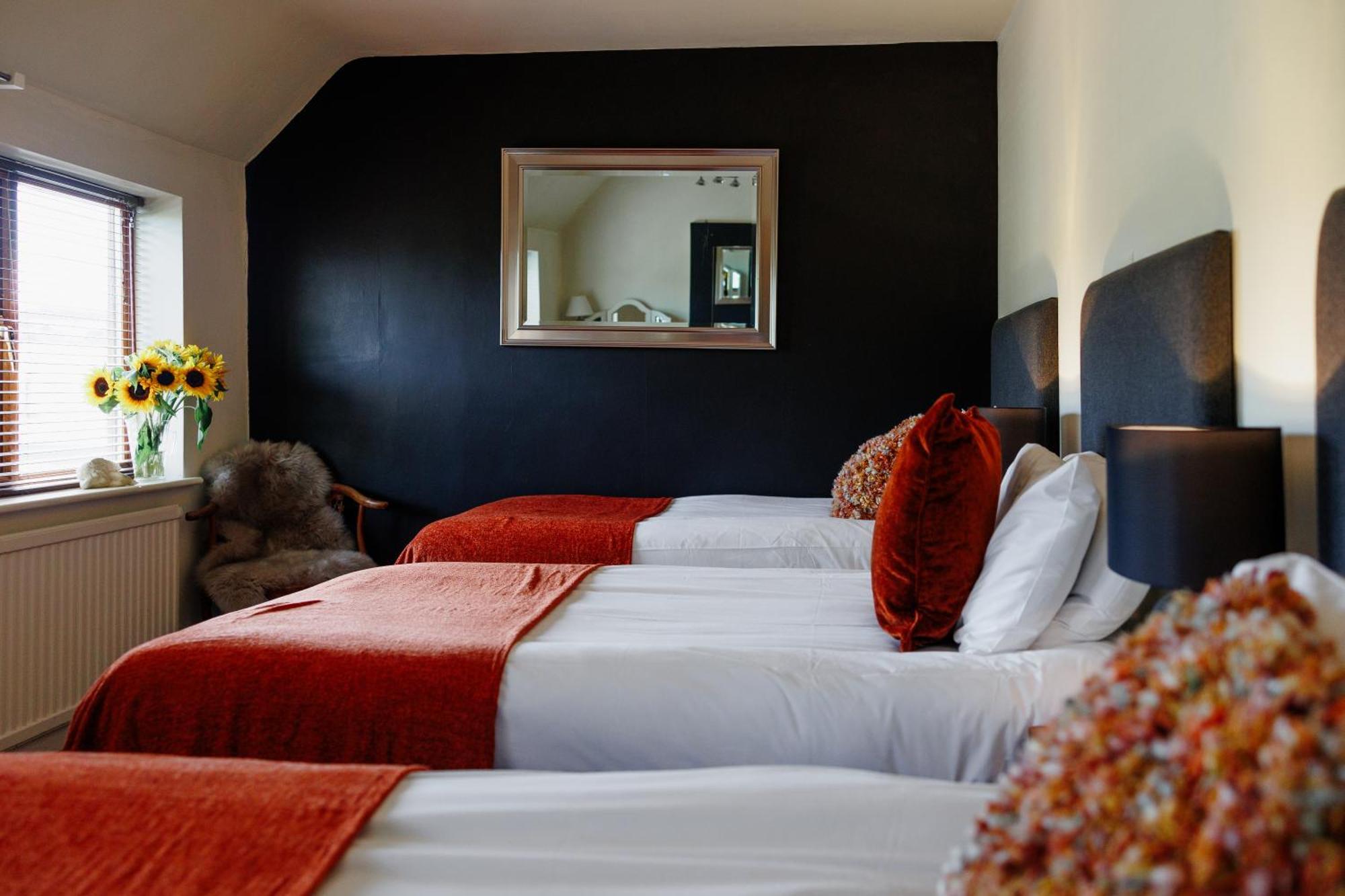 브리스틀 The West Barn Near Bath, Sleeps 24 And 2 Hot Tubs 빌라 외부 사진