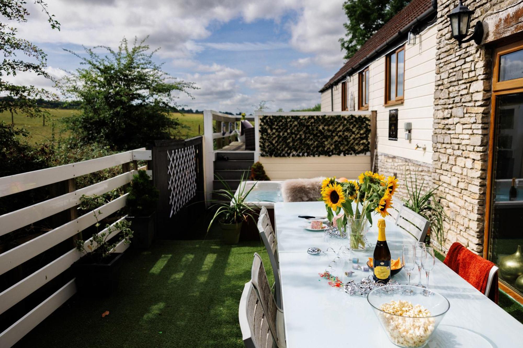 브리스틀 The West Barn Near Bath, Sleeps 24 And 2 Hot Tubs 빌라 외부 사진