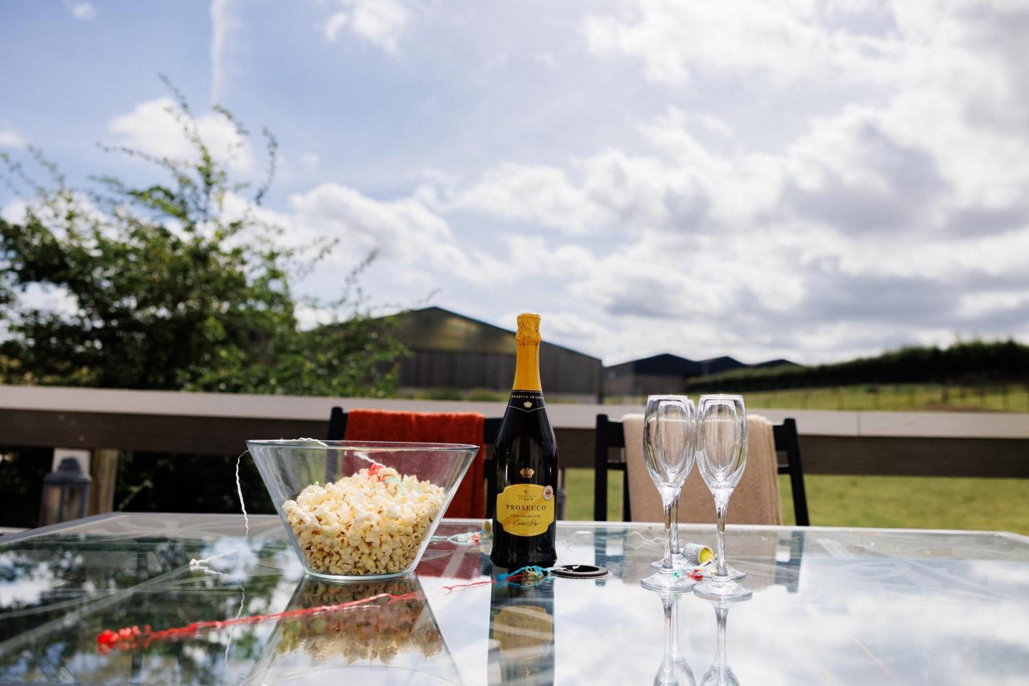 브리스틀 The West Barn Near Bath, Sleeps 24 And 2 Hot Tubs 빌라 외부 사진